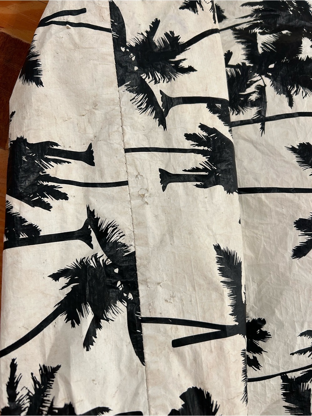 ALOHA Day Tripper Palm-Print Tote - Picture 12 of 15